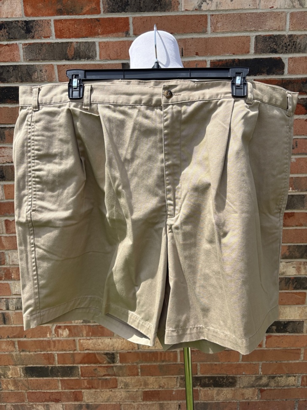 Dockers  Khaki No Wrinkle Twill Shorts